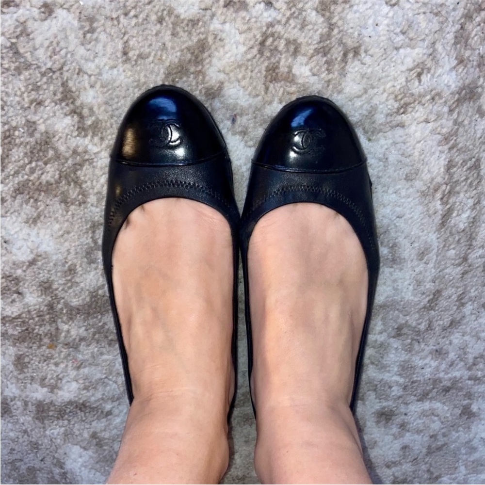 CHANEL Black Leather Ballet Flats